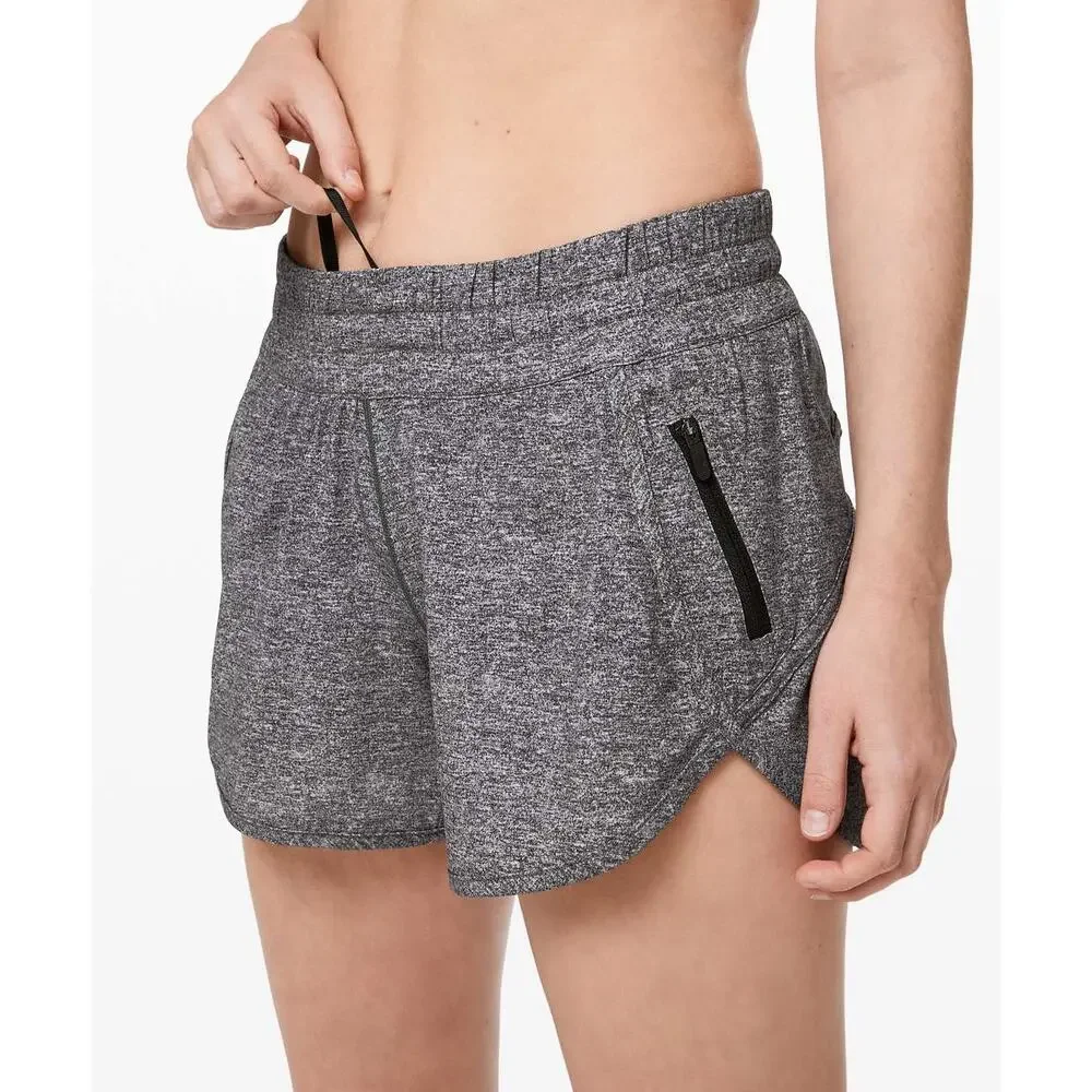 Lululemon Tracker Short‎ V * 4